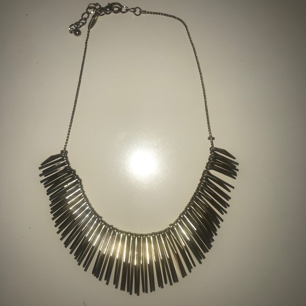 Spikey gold necklace